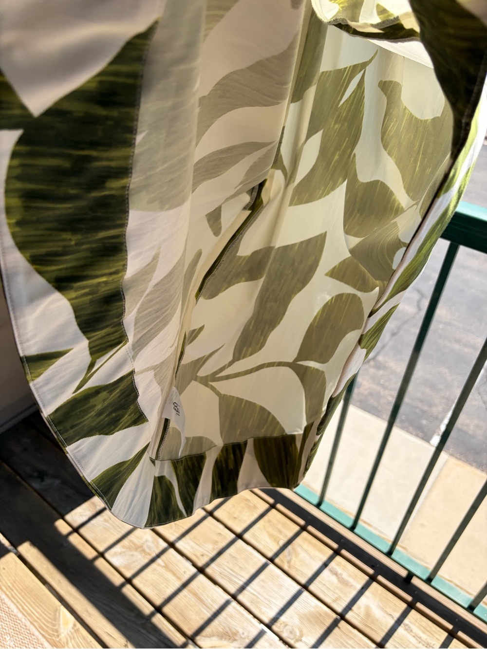 🆕🌿 Antonio Melani Tropical Leaf Print High-Low Midi Skirt Green White Size 0 - Picture 11 of 17